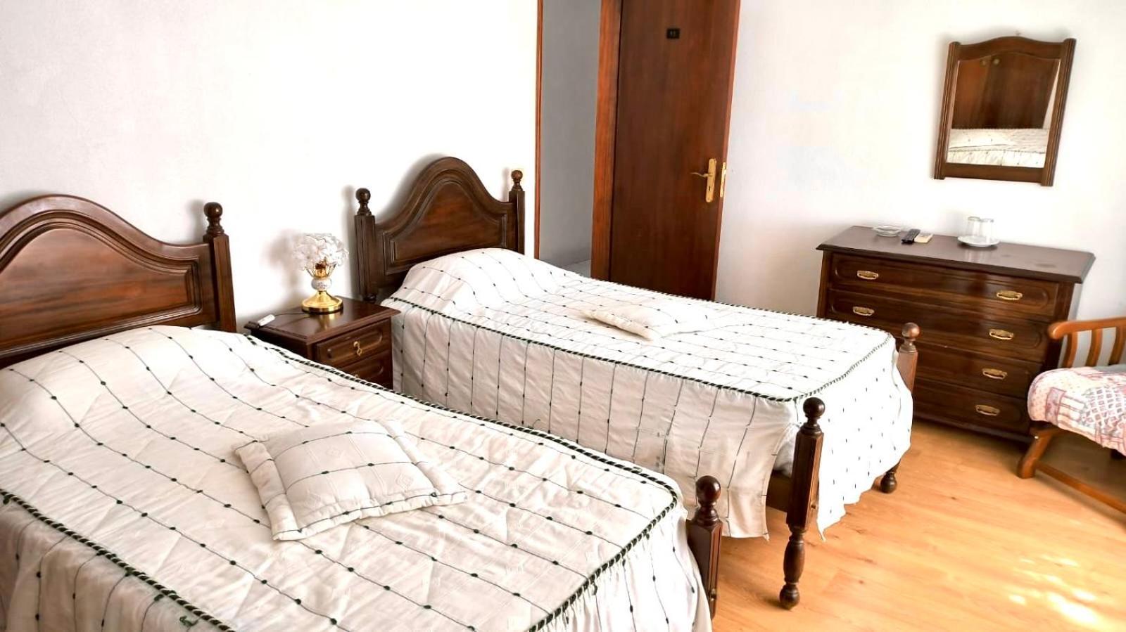 Отель Residencia Beira Baixa Монфортинью Экстерьер фото